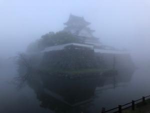 朝霧に包まれた岸和田城