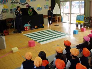 大阪府警本部による交通安全教室の写真です