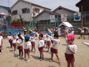 浜幼稚園の園児たちの写真です。